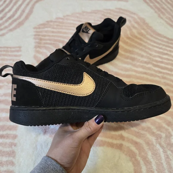 Nike Women's Court Borough Low Sneaker | 7.5 - Picture 12 of 14